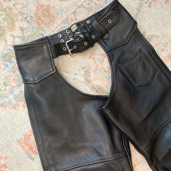“Universal Rider” Black Leather Riding Chaps, Size Small - Picture 3 of 7
